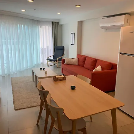 Ξενοδοχείο με διαμερίσματα Arkk Homes 4*