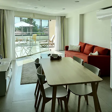 Ξενοδοχείο με διαμερίσματα Arkk Homes