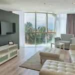 Arkk Homes מלון דירות
